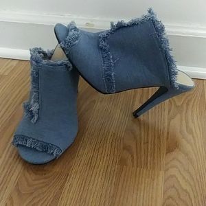 Fringe Denim blue mule pumps